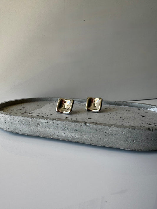 Linea Studs